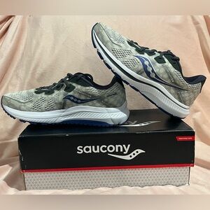 Saucony Omni 20 Men's Sand/Sapphire Athletic Shoes size 8 new in box
